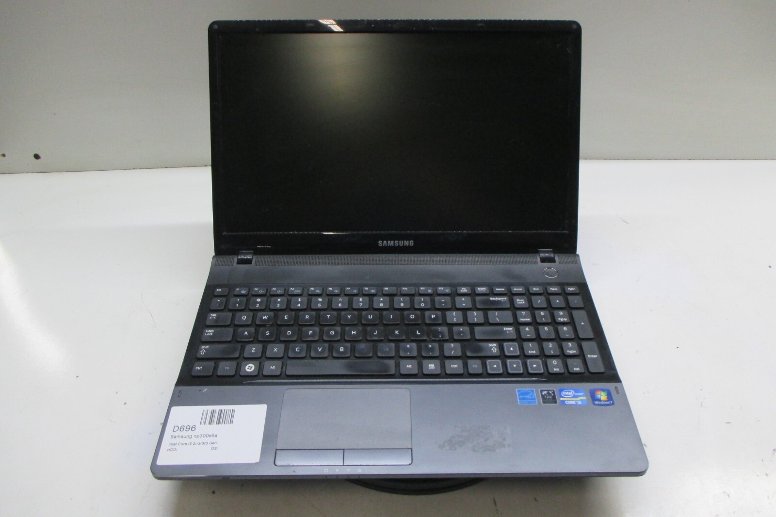 Samsung NP300E5A Laptop Intel Core i3 2nd/3rd Gen. - Parts/Repair - No Video