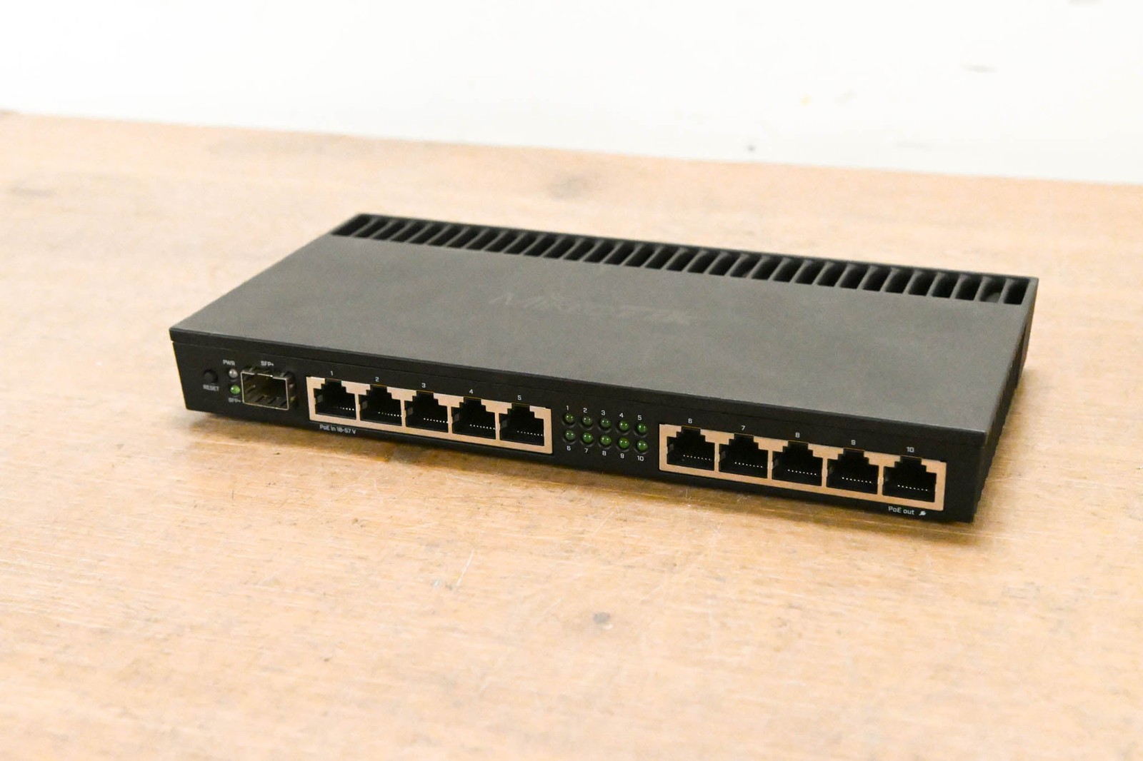 Mikrotik RB4011iGS+RM 10-Port Gigabit Router (NO POWER SUPPLY) CG01QE3