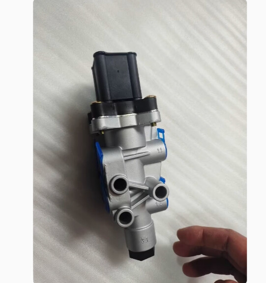 1PCS New FIT FOR air suspension lifting solenoid valve 4630840410