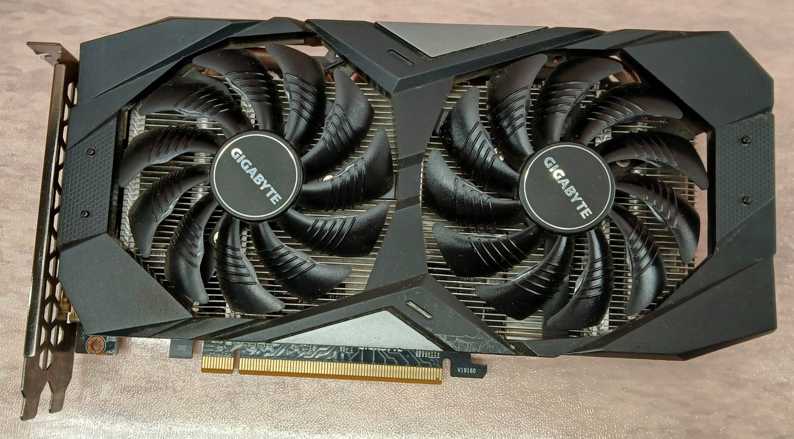 *AS IS* Gigabyte RX5600xt 6GB Windforce Graphics Card, for parts, not working