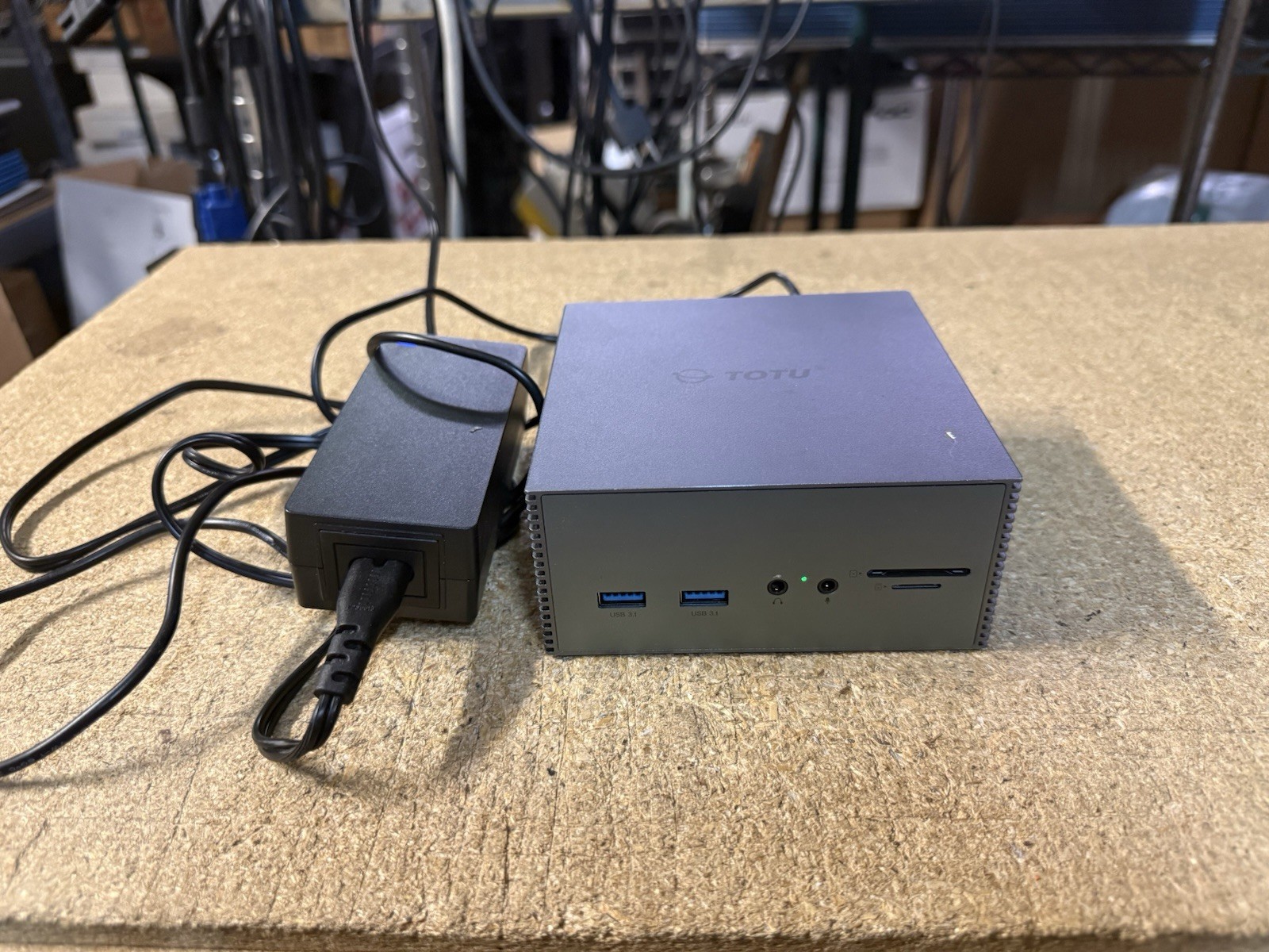 TOTU USB-C Triple Display Docking Station Model TT-DC001B w/ Power Adapter