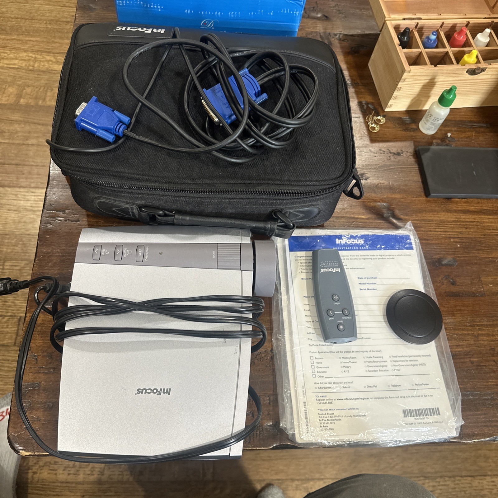 InFocus LP130 DLP Projector + Case, Cables, and Manual Tested Works
