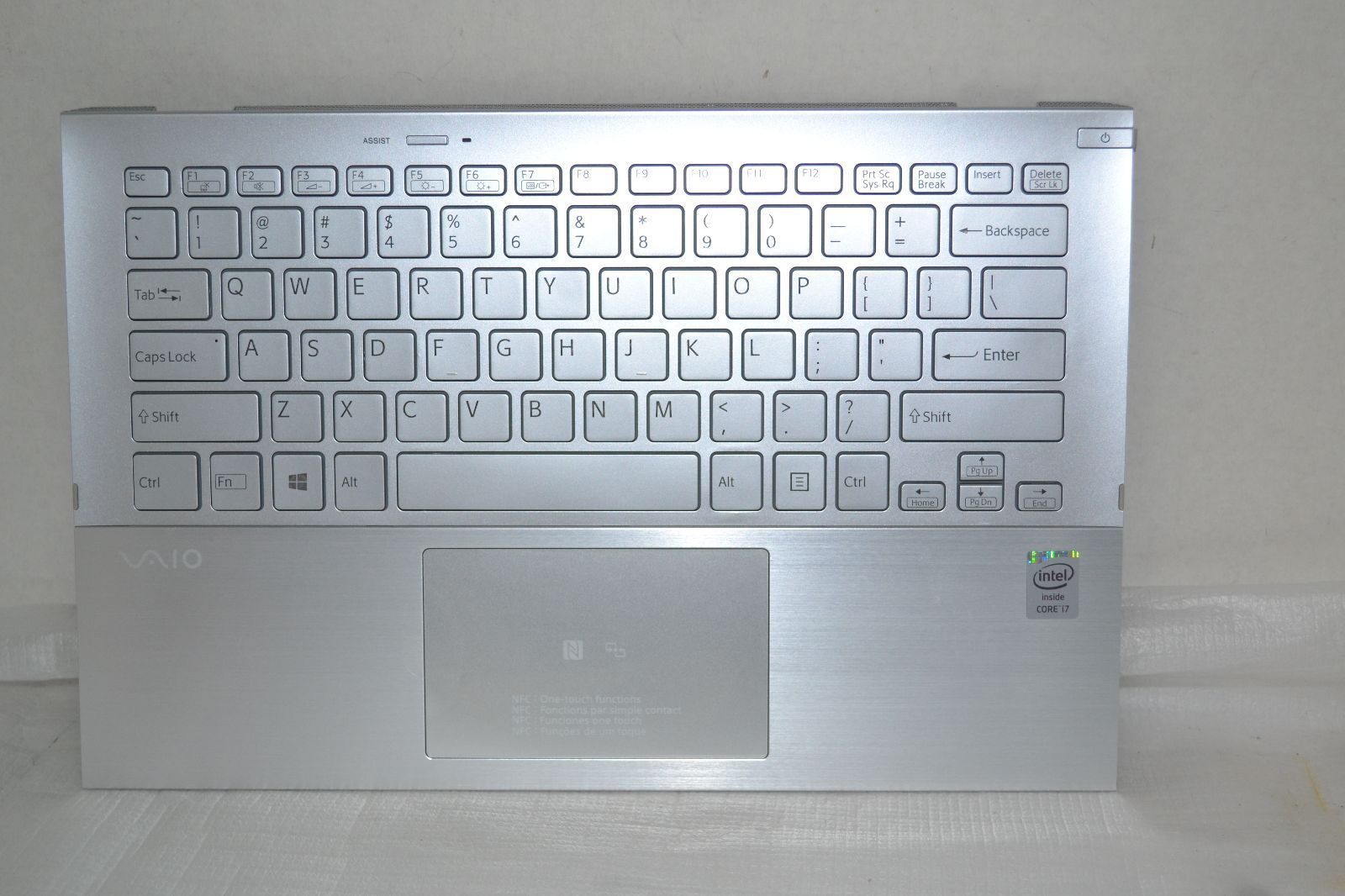 NEW GENUINE SONY V270 PALMREST W/ TOUCHPAD KEYBOARD P/N A1964362F