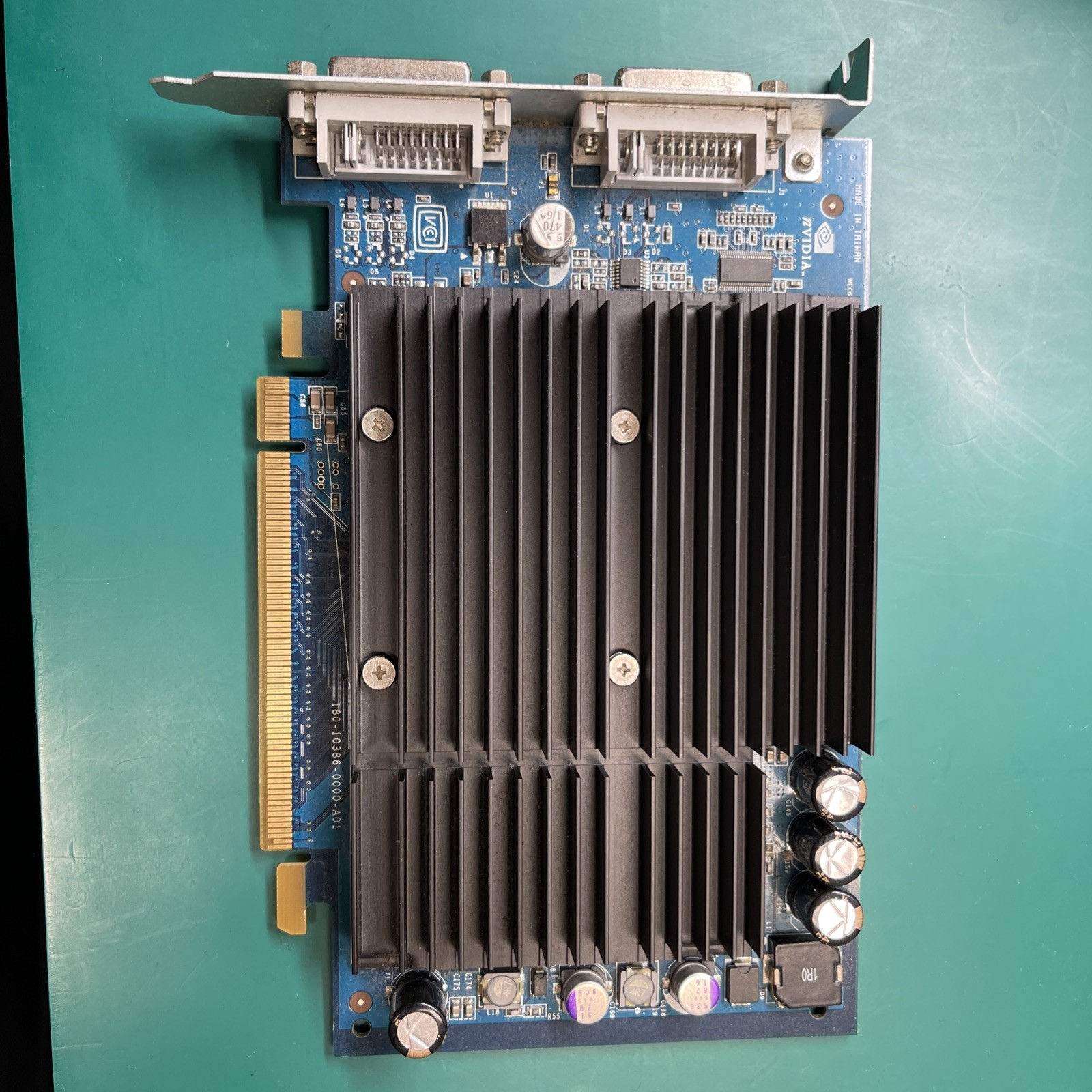 USED 630-0064  NVIDIA PCI-e Dual DVI  128MB Video Graphics Card 