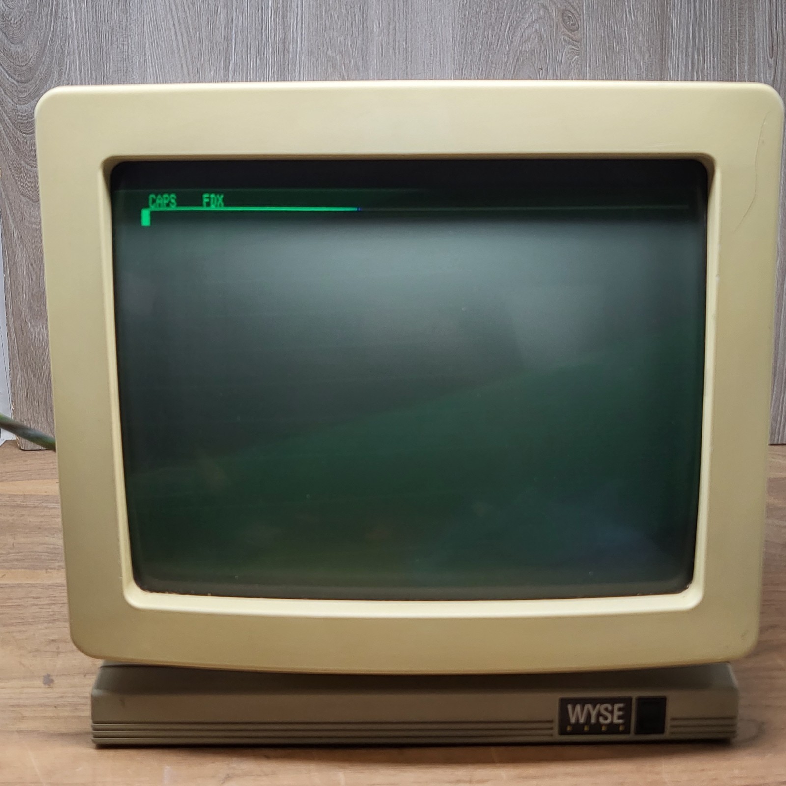 Vintage Wyse WY-50 Green CRT Computer Terminal 00-050-01 Powers On No Keyboard