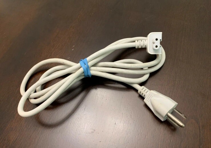 Volex APC7Q Apple Macbook Power Adapter Extension Cord E62405SP 2.5A 125V