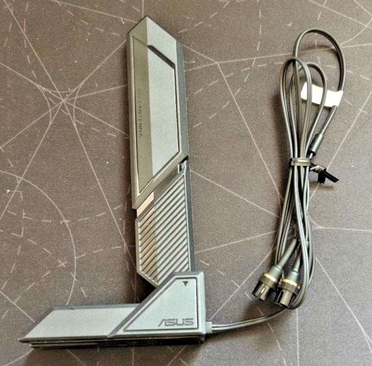 ASUS ROG High Gain WiFi7 EZ-Plug Motherboard Antenna Black 80cm Taken From X870E