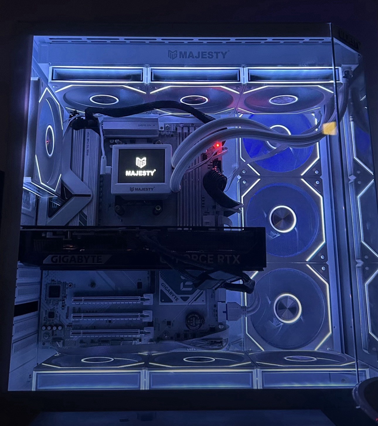 💻 Custom PC Builds – Work & Gaming 💻