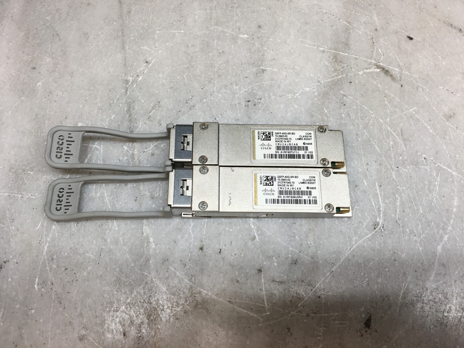Lot of 2 Genuine Cisco QSFP-40G-SR-BD 10-2945-02 40GB-BASE QSFP+ Transceiver