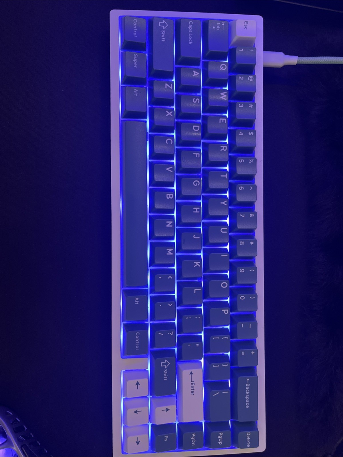 Fully Built Kbd Fans KBD67 R4 Keyboard