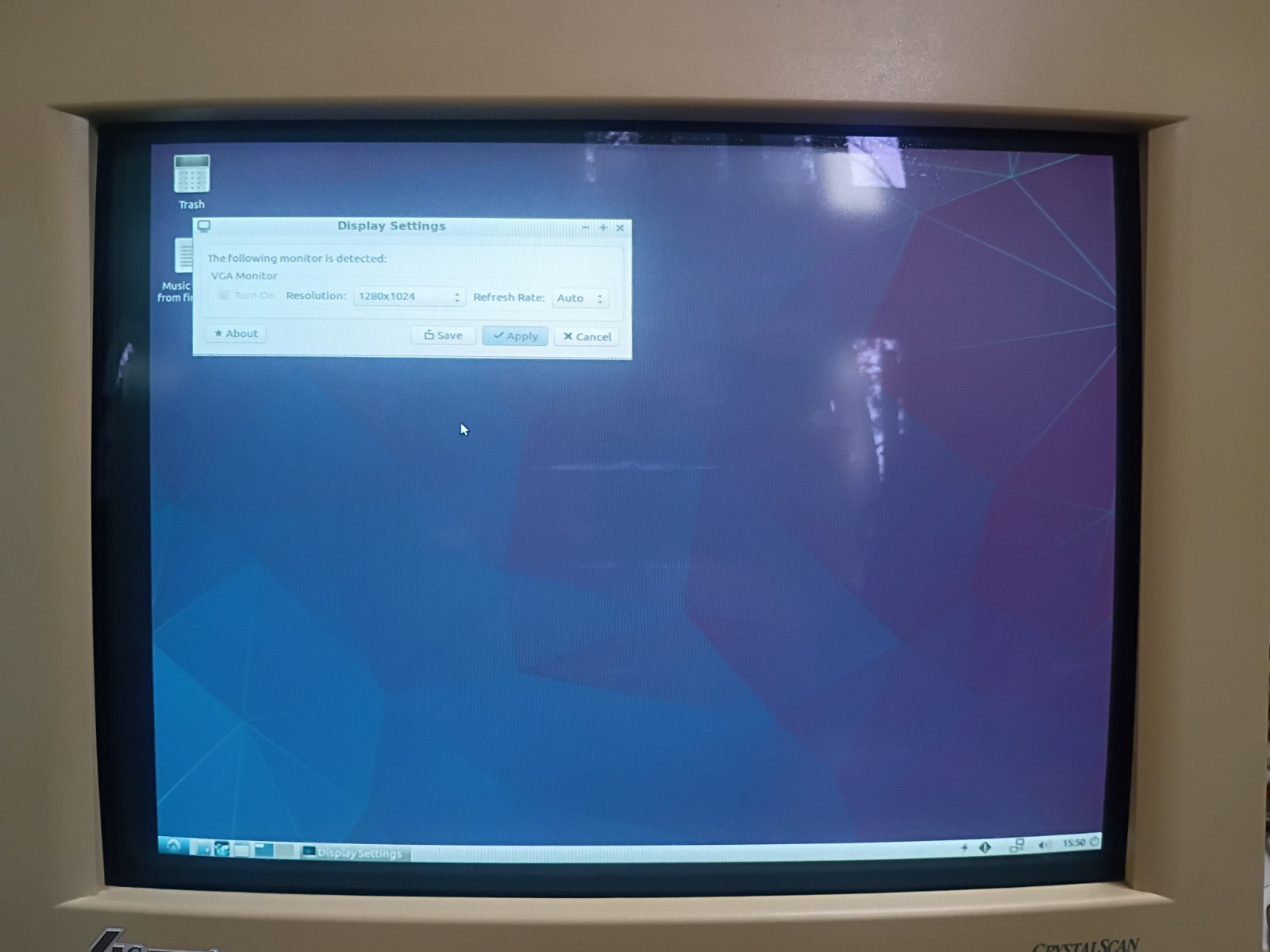 Gateway 2000 CrystalScan YE0711-01 17" CRT Monitor