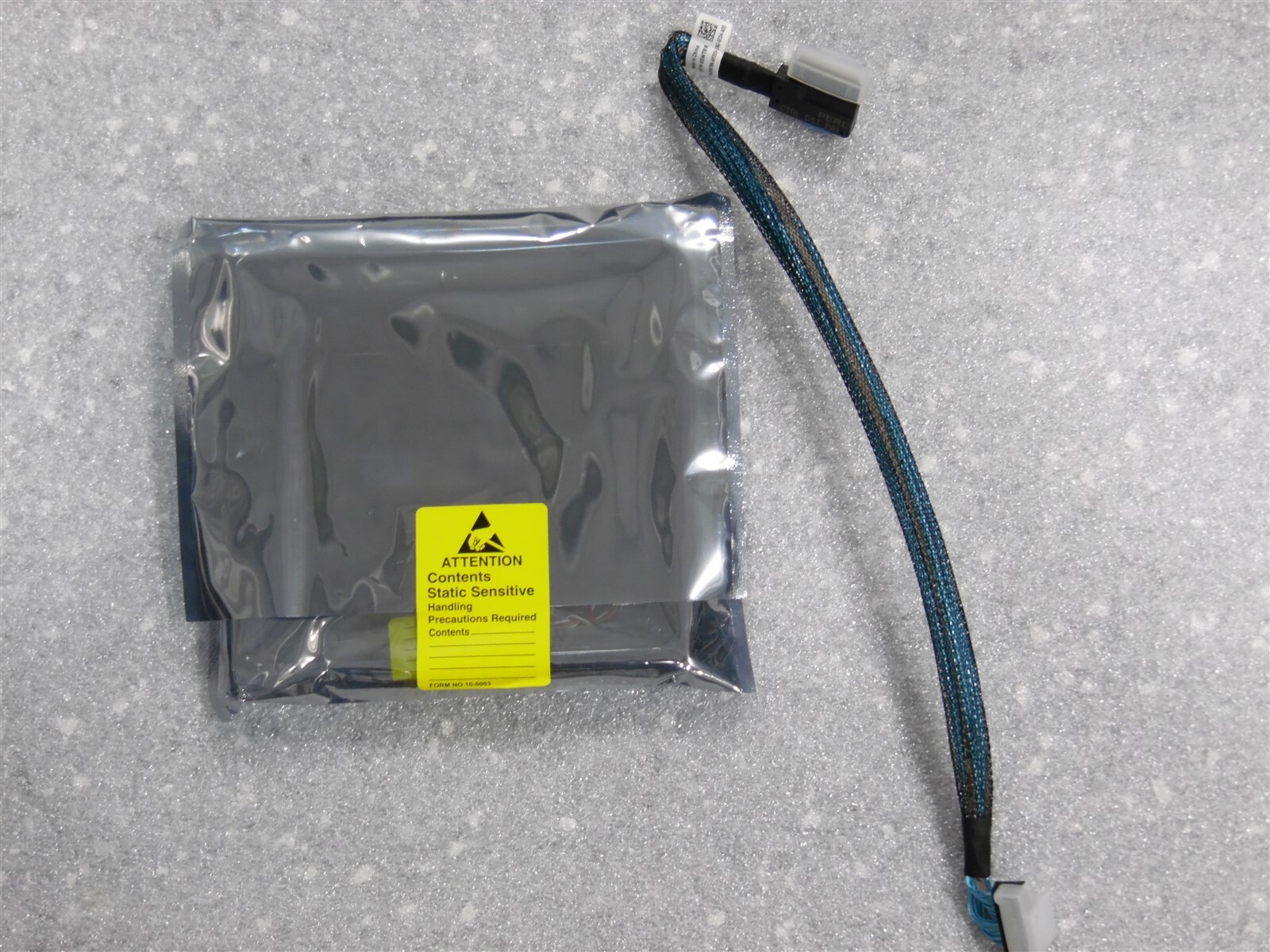 DELL POWEREDGE T550 8 BAY SFF SERVER H755 PERC RAID 3KDWX 51P7W 62J03 CABLE KIT