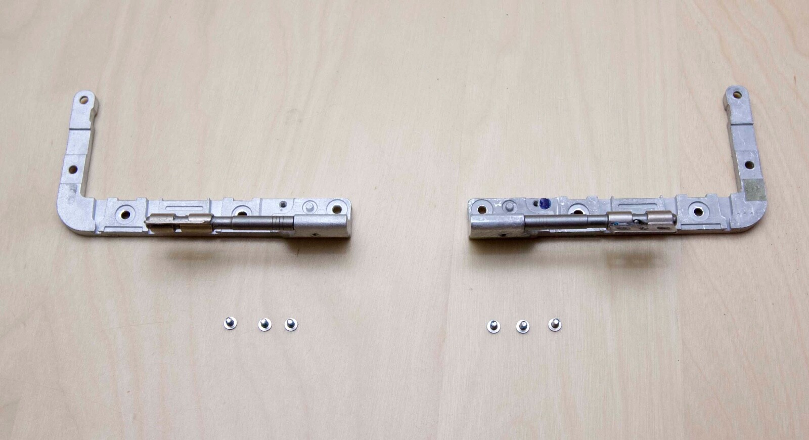 Apple MacBook A1181 (2006-2008) Left & Right LCD Hinge Set 13.3" w/Screws
