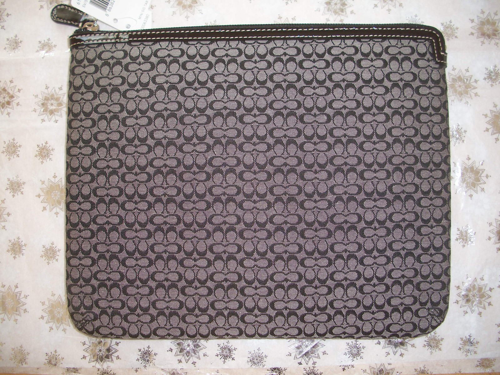 COACH 61992 MINI SIGNATURE TABLET CASE COVER BLACK / WHITE  NWT GREAT GIFT