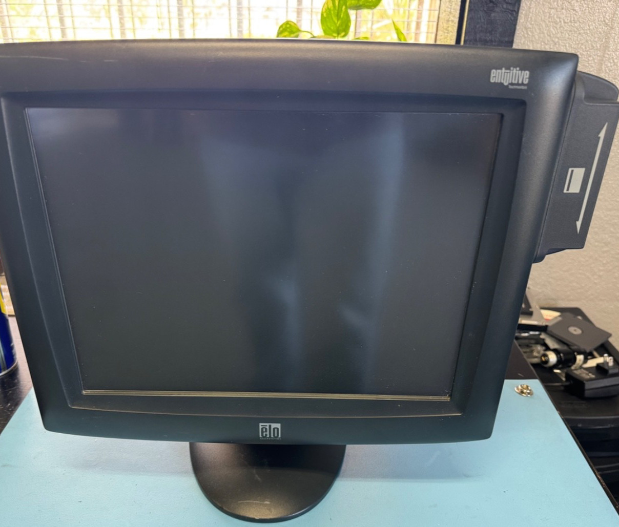 Elo Touchsystems Entuitive with Credit Card Reader. ET1525L-8UWC-1-MSRKB