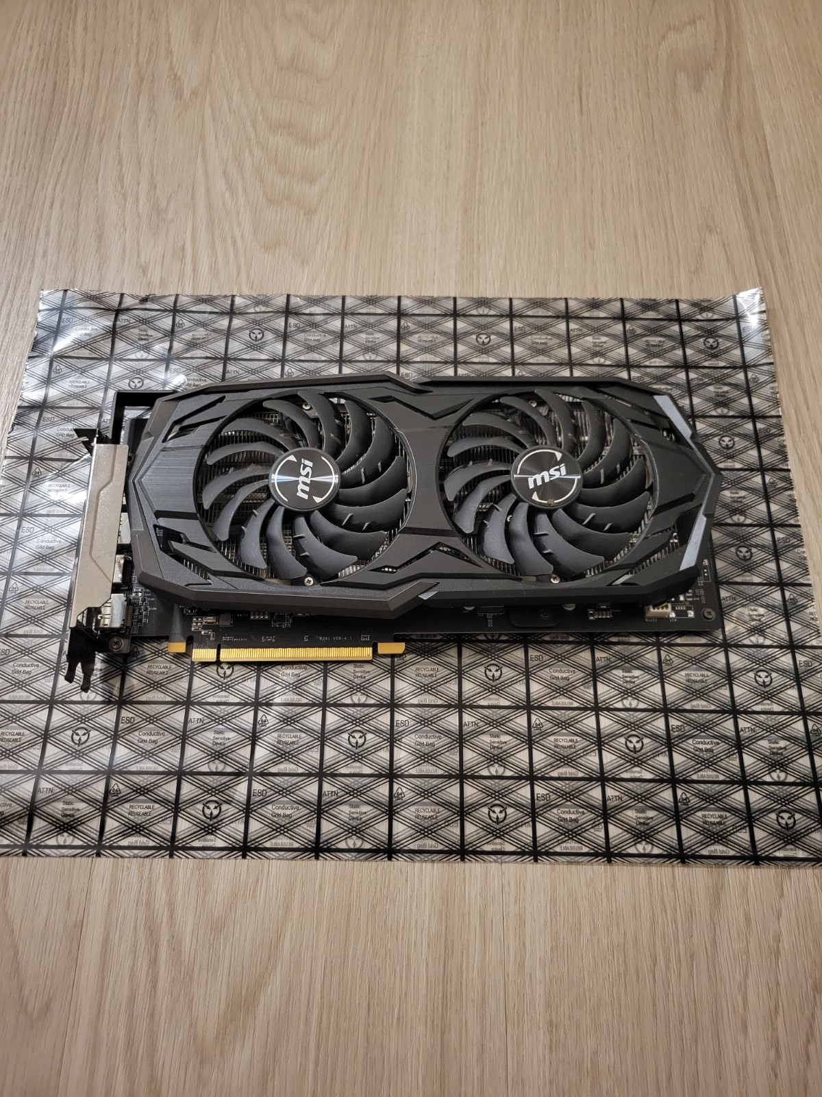 MSI Radeon RX 5600 XT GAMING MX GDDR6 Graphics Card - Used, great condition.