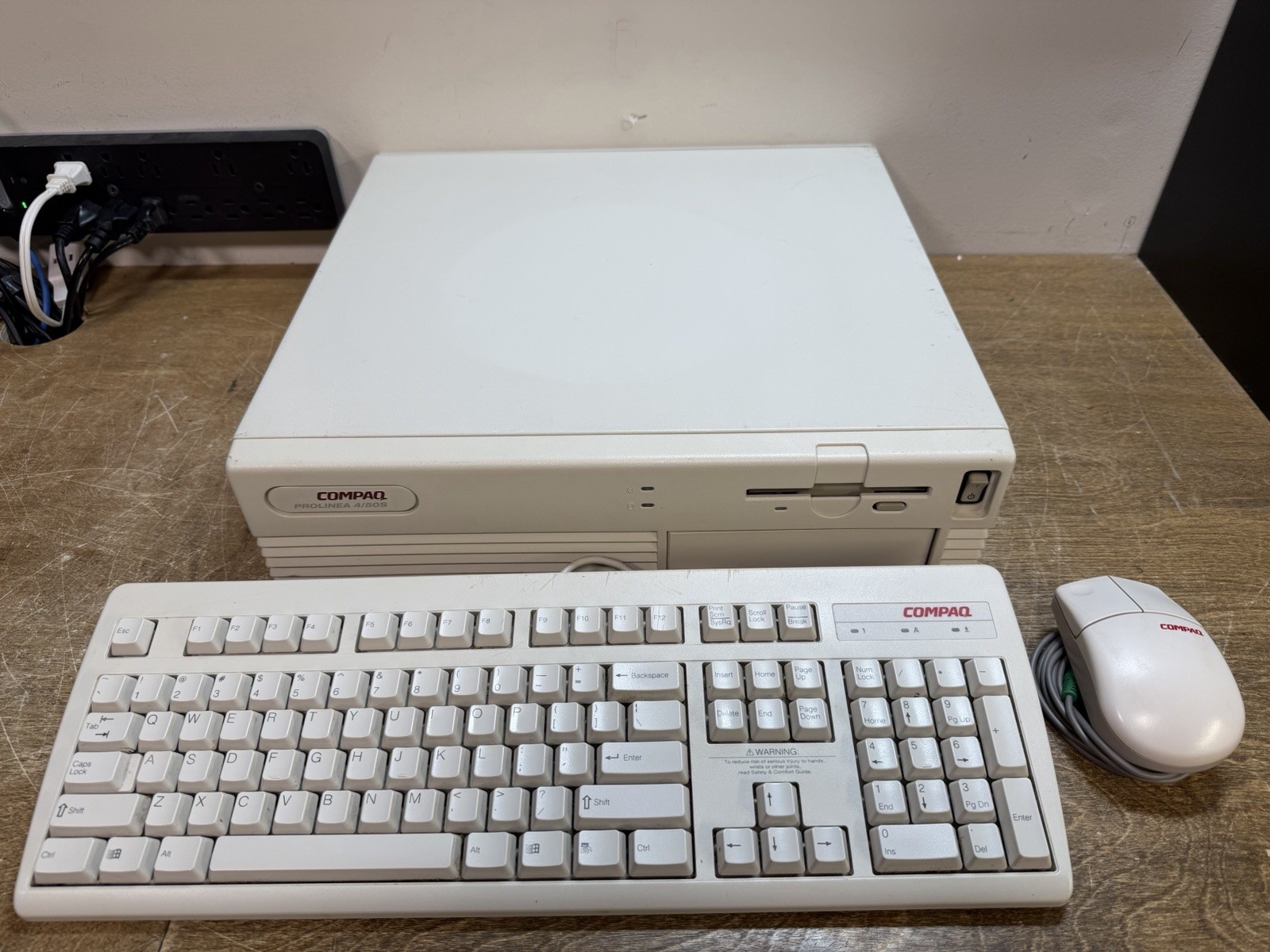 VINTAGE COMPAQ PROLINEA 4/50S 486 PC DOS 6.22 WINDOWS 3.1 KEYBOARD MOUSE SOUND