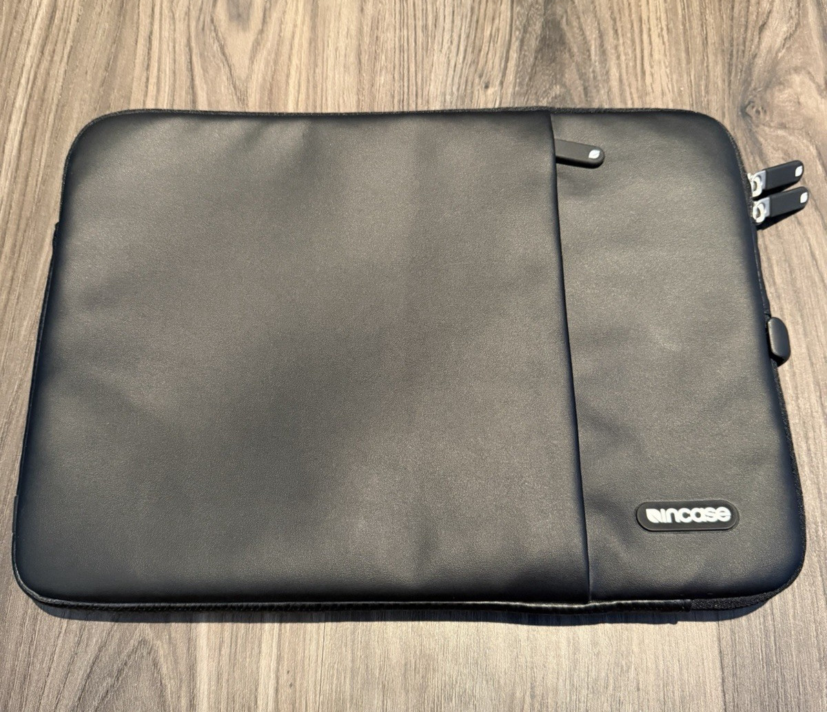 Incase Protective Sleeve Deluxe 14 15 Inch Laptop Case Faux Leather and Faux Fur