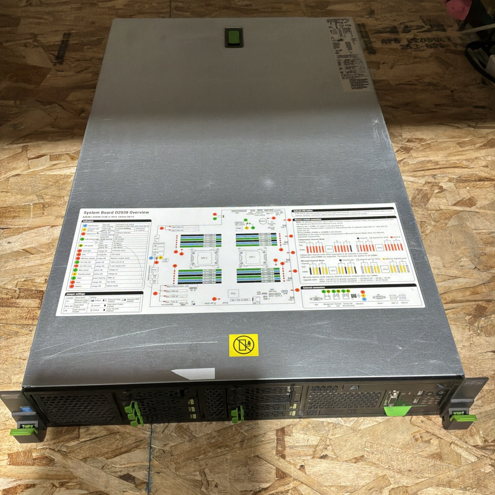 Fujitsu Primergy RX300 S8 2x 8-Core E5-2609 2.50GHz 600GB 5x 2.5" Server C300