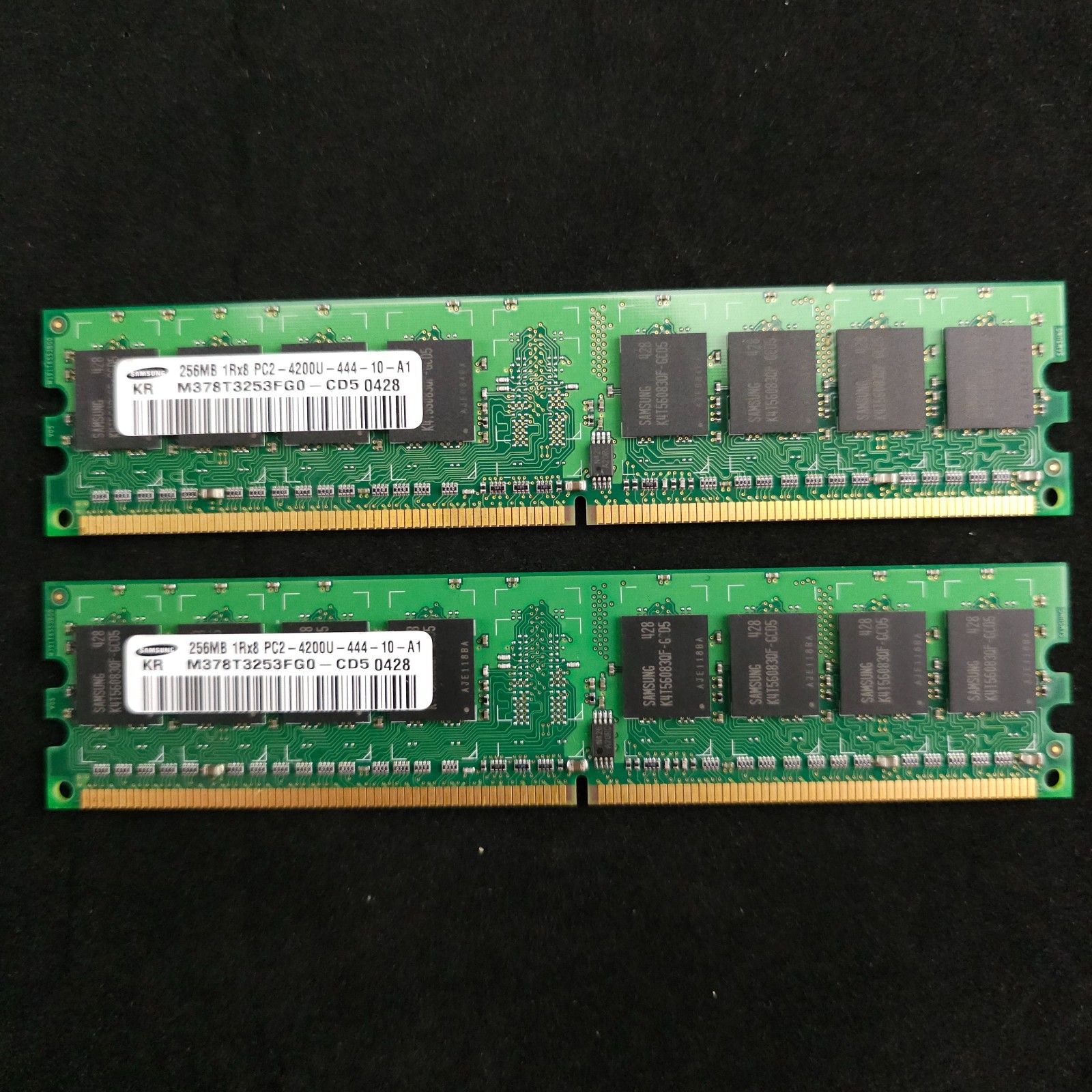Vintage Samsung M378T3253FG0-CD5 512MB (2x256MB) DDR2-533 PC2-4200 240-Pin DIMM