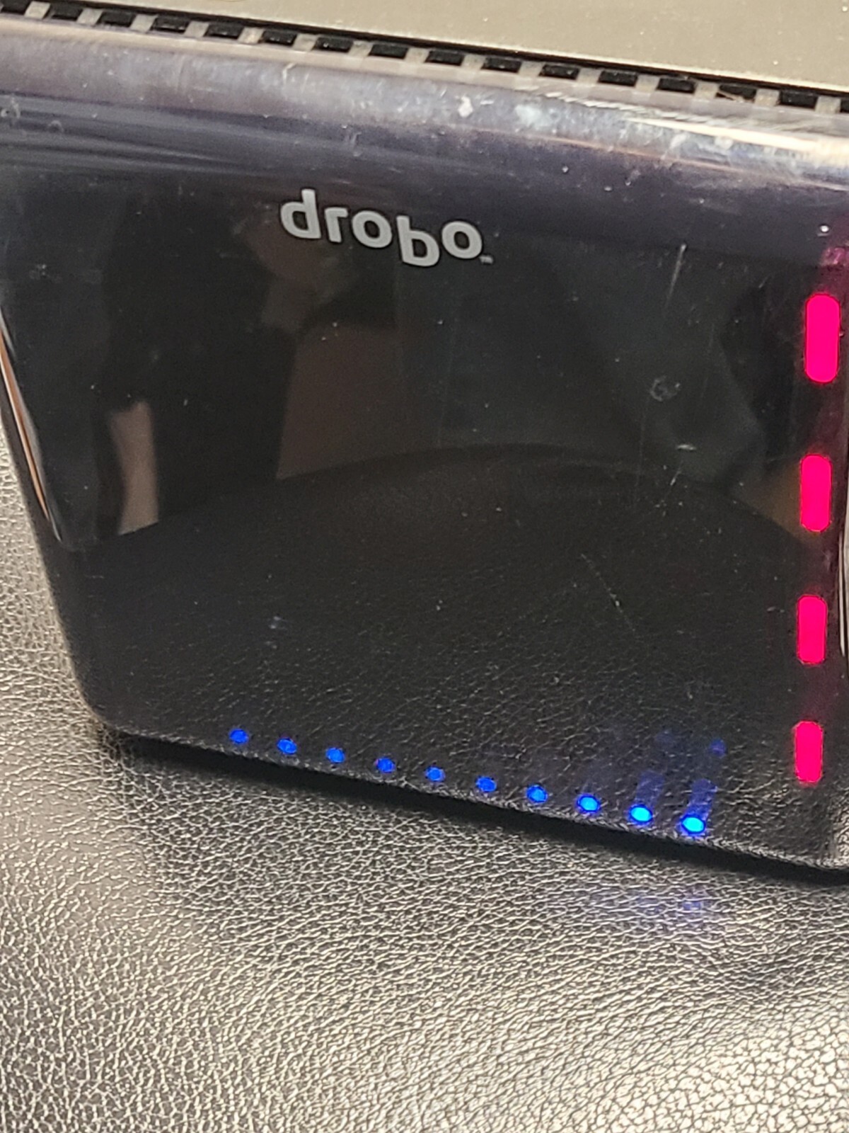 DATA ROBOTICS DROBO DR04D-D 4 Bay Hard Drive Redundant Storage NO HDD w/AC Adapt