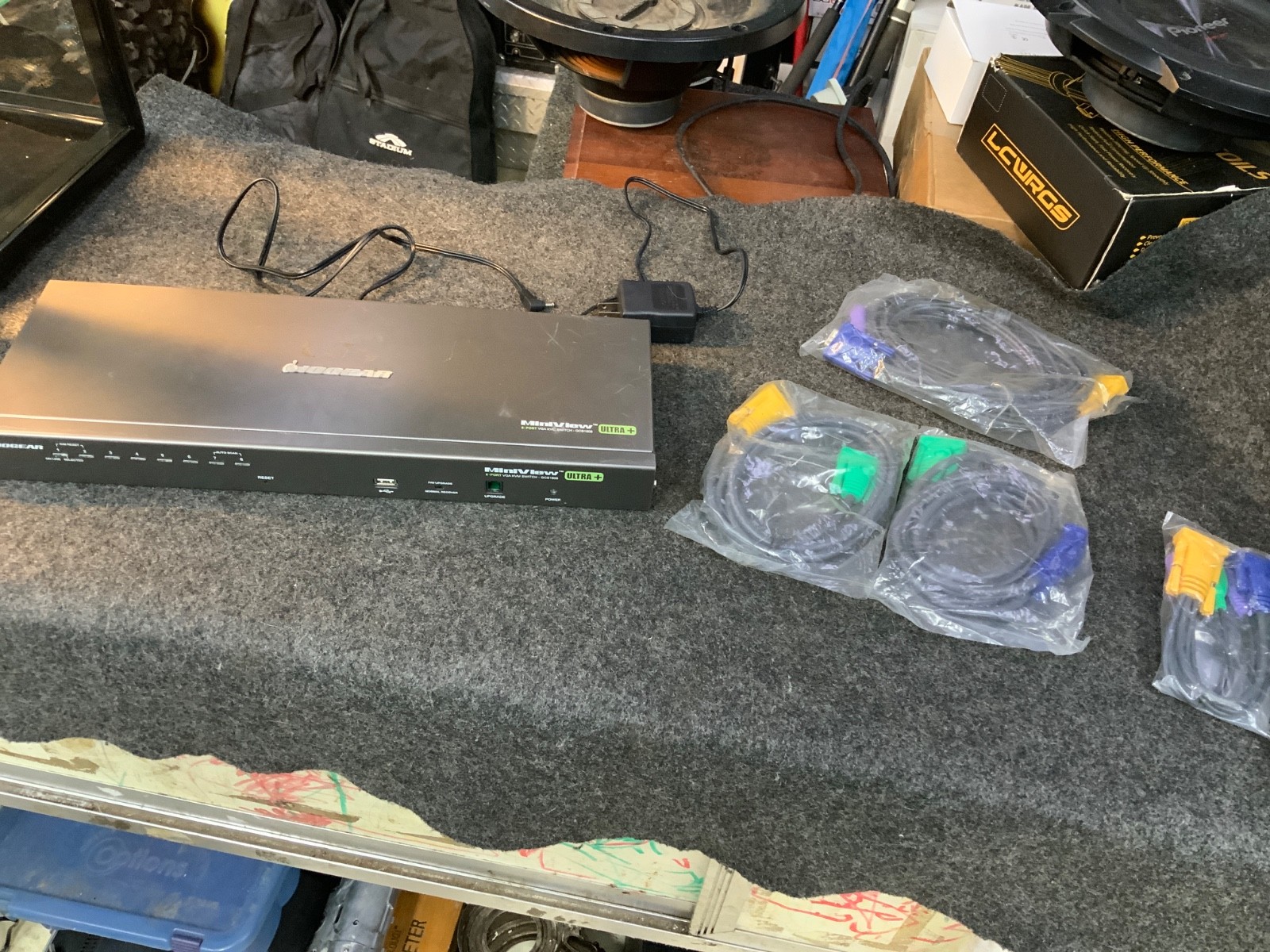 IOGEAR MINIVIEW 8-PORT VGA KVM SWITCH-GCS1808 ULTRA +