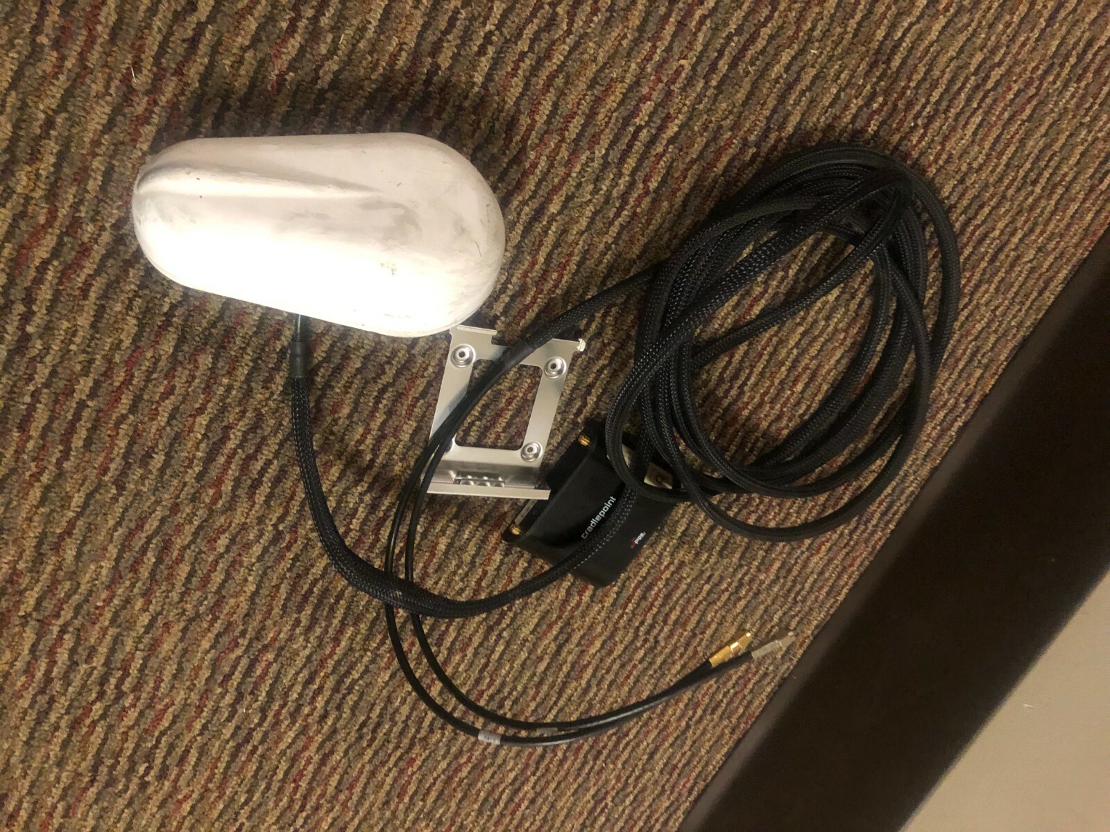 CradlePoint IBR600LPE-VZ Verizon Router + Wired antenna Bracket NO POWER ADAPTER