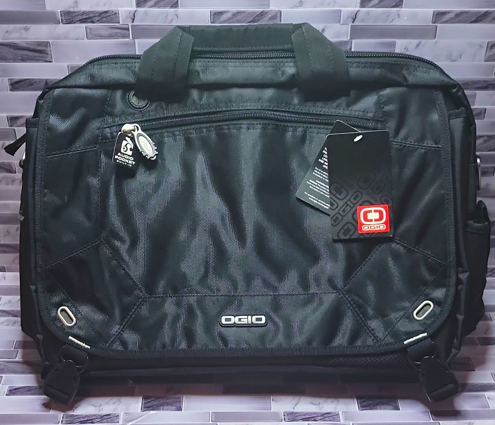 NEW OGIO Padded Nylon Shoulder/Messenger Laptop Bag Case Black 17in Audio Pocket