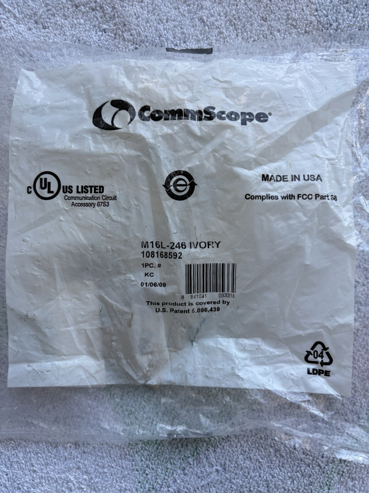 NEW Set of 8 CommScope M14L-246 Flush Mounted Faceplate 4 Port 108168550 Ivory