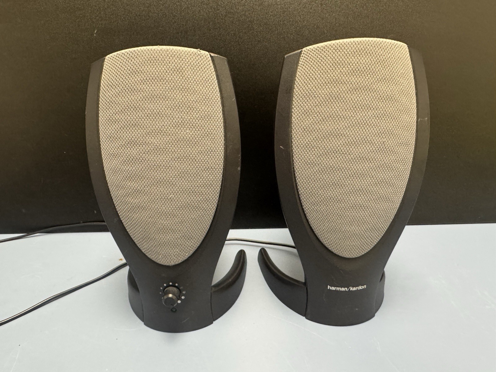 Harman Kardon HK206 Computer Speakers Read