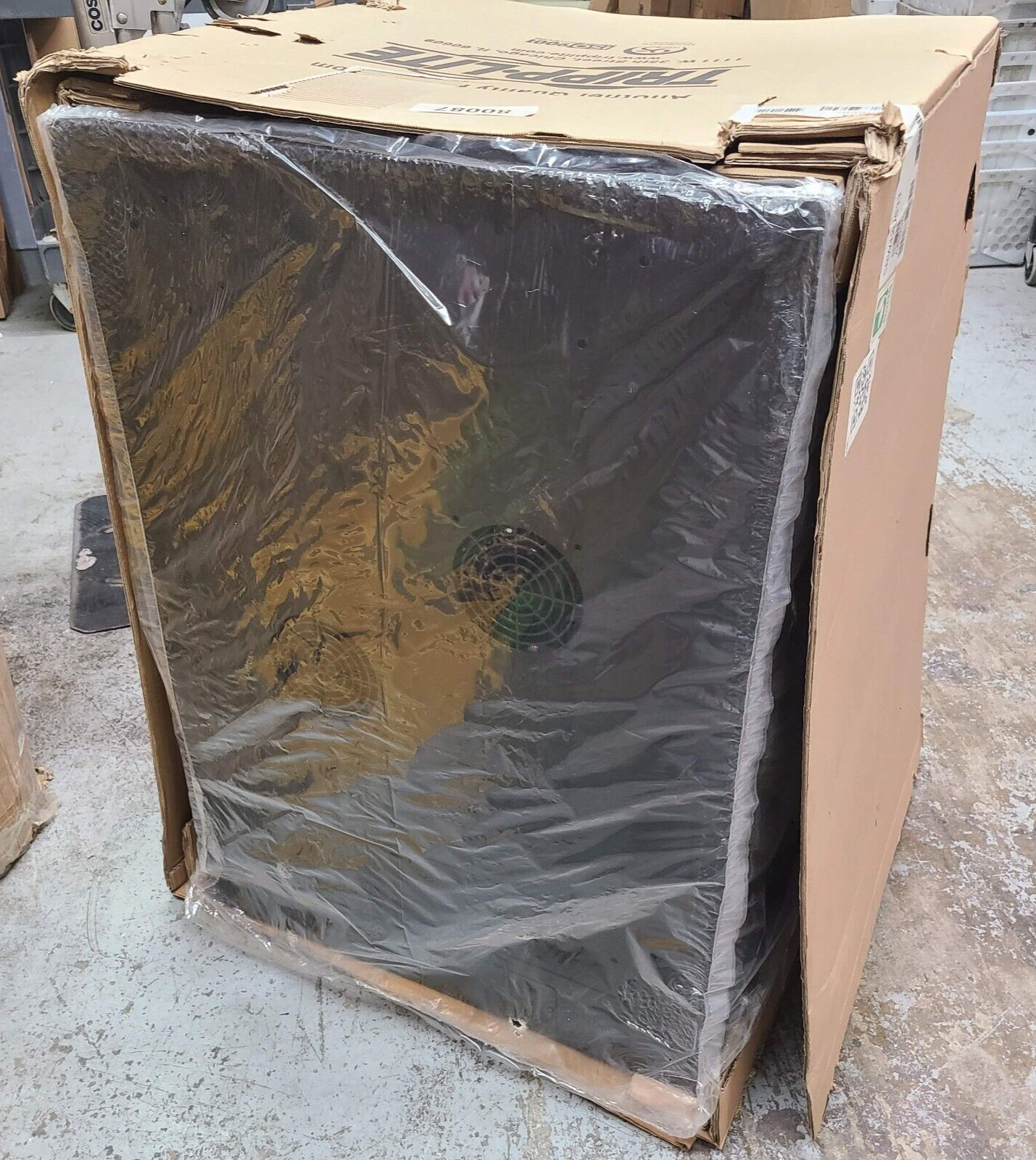 Tripp Lite SRW12U Swinging Wall-Mntd SmartRack Enclosure (SRW12US33) *Local PU**