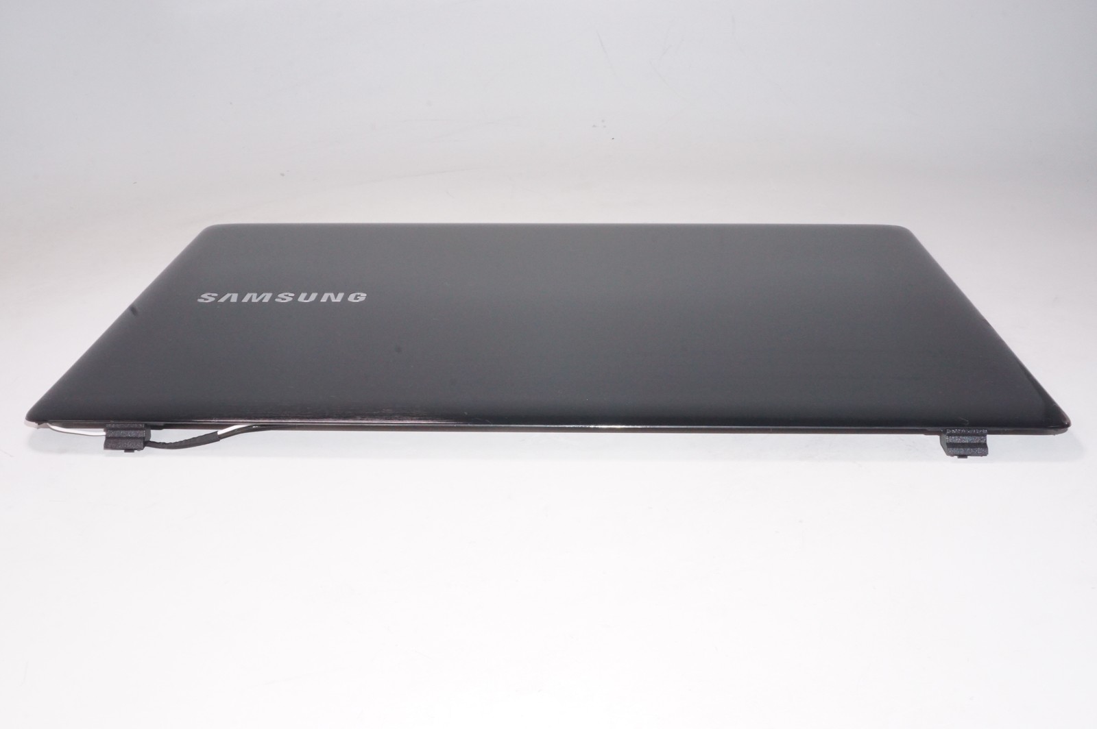 BA98-01421A Samsung Lcd Back Cover NP530E5M-X02US NP530E5M-X03US