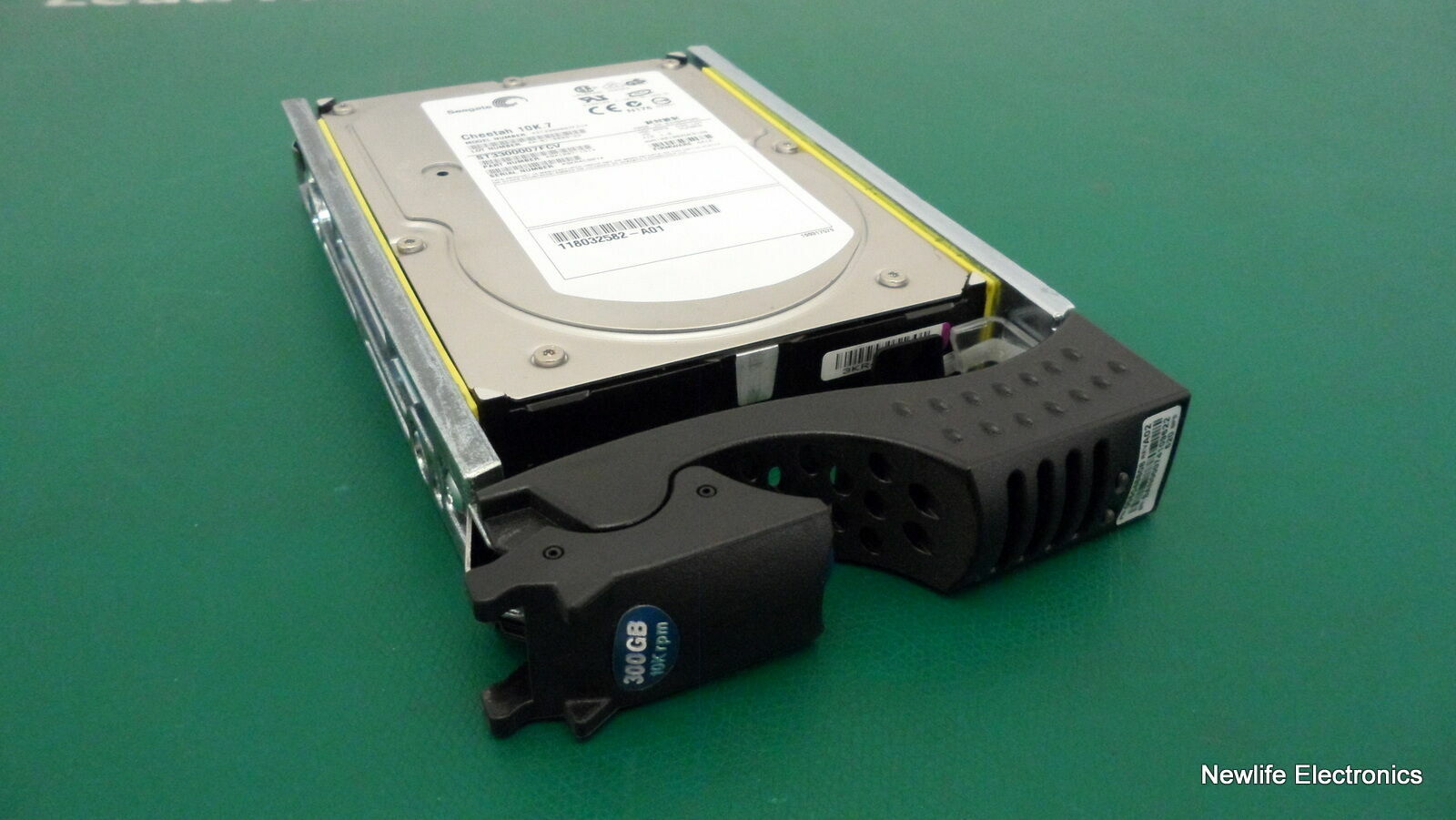 EMC 005048808 300GB 10,000 RPM 3.5 in. Fiber Channel HDD