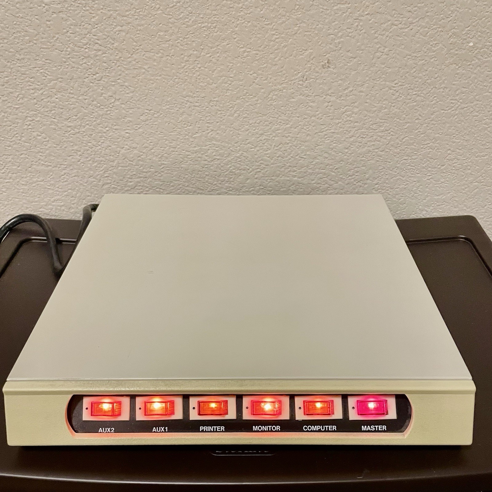 Vintage IL-777 Computer Power Control Center 6 Switch 15A Tested Working