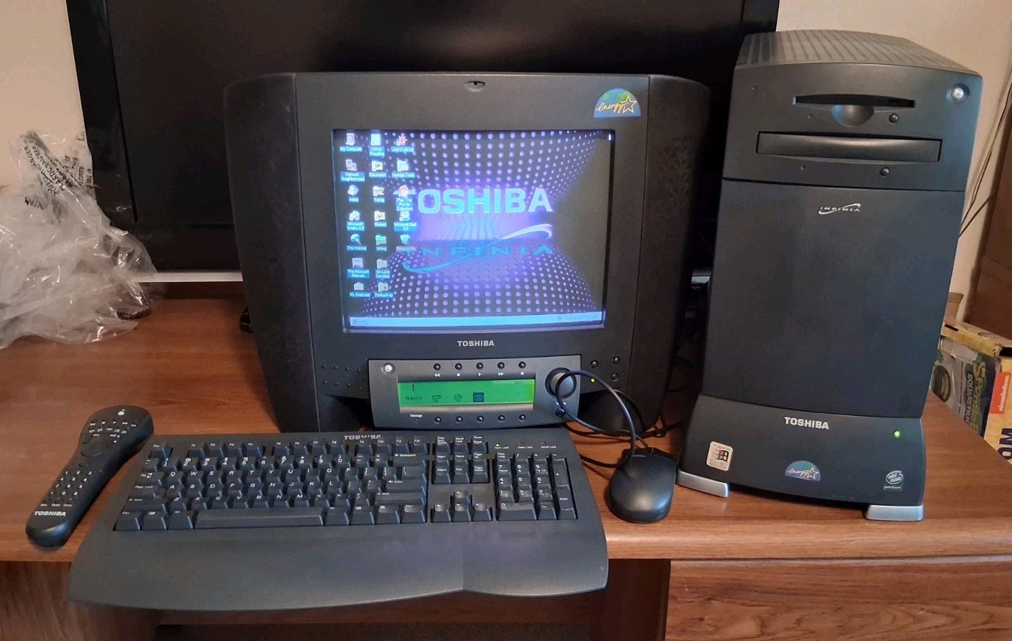 Toshiba Infinia 7160 & Monitor Complete Collection For Sale by Original Owner