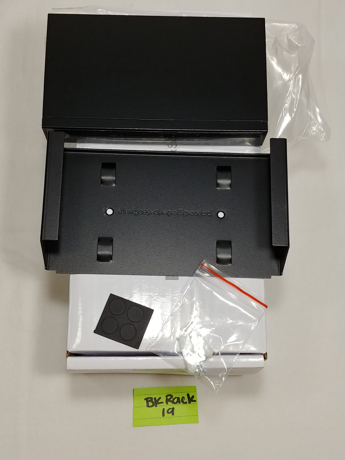 Pakedge SE-5P2-EP 5-Port Unmanaged Switch *No Power Cord*