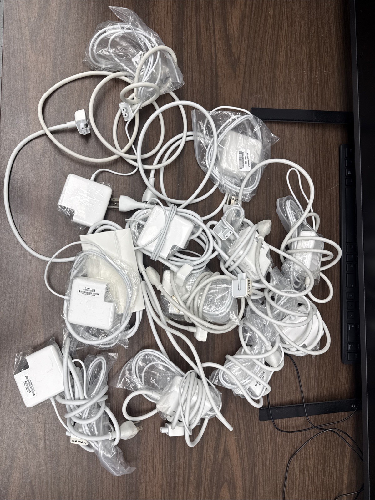 A Lot Of 11 Apple 60 Watts Chargers Model A1344 MagSafe 1