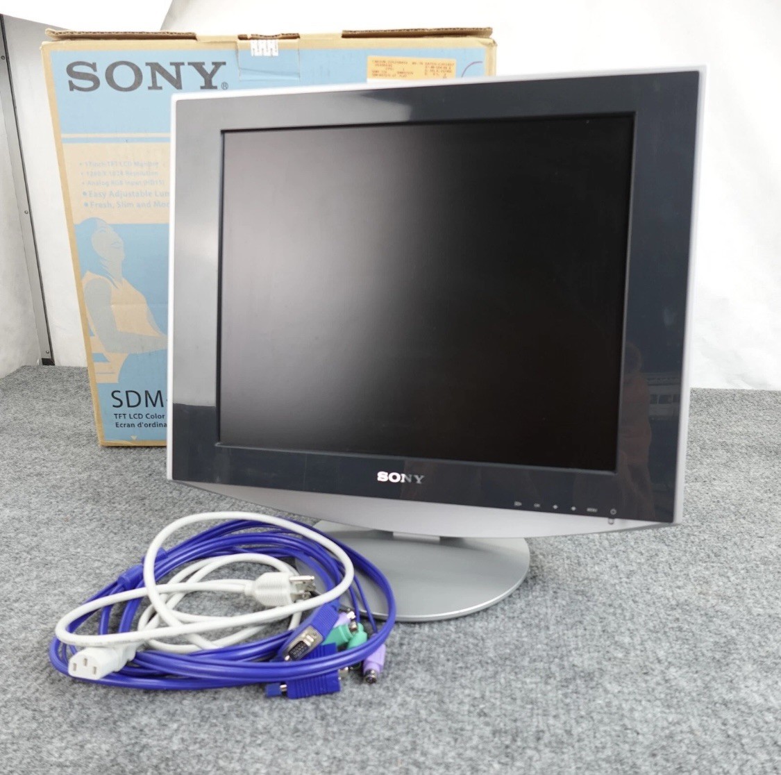 Sony SDM-HS73 LCD Monitor With Cables 17in Tested Original Box 1280x1074