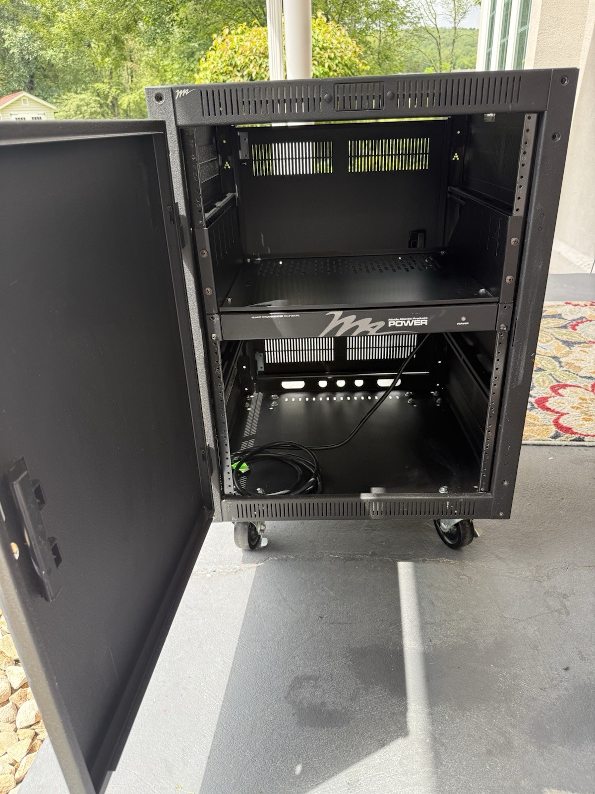 Middle Atlantic PTRK-14 14U Rolling AV Server Rack Cabinet PD-915R-PL Power