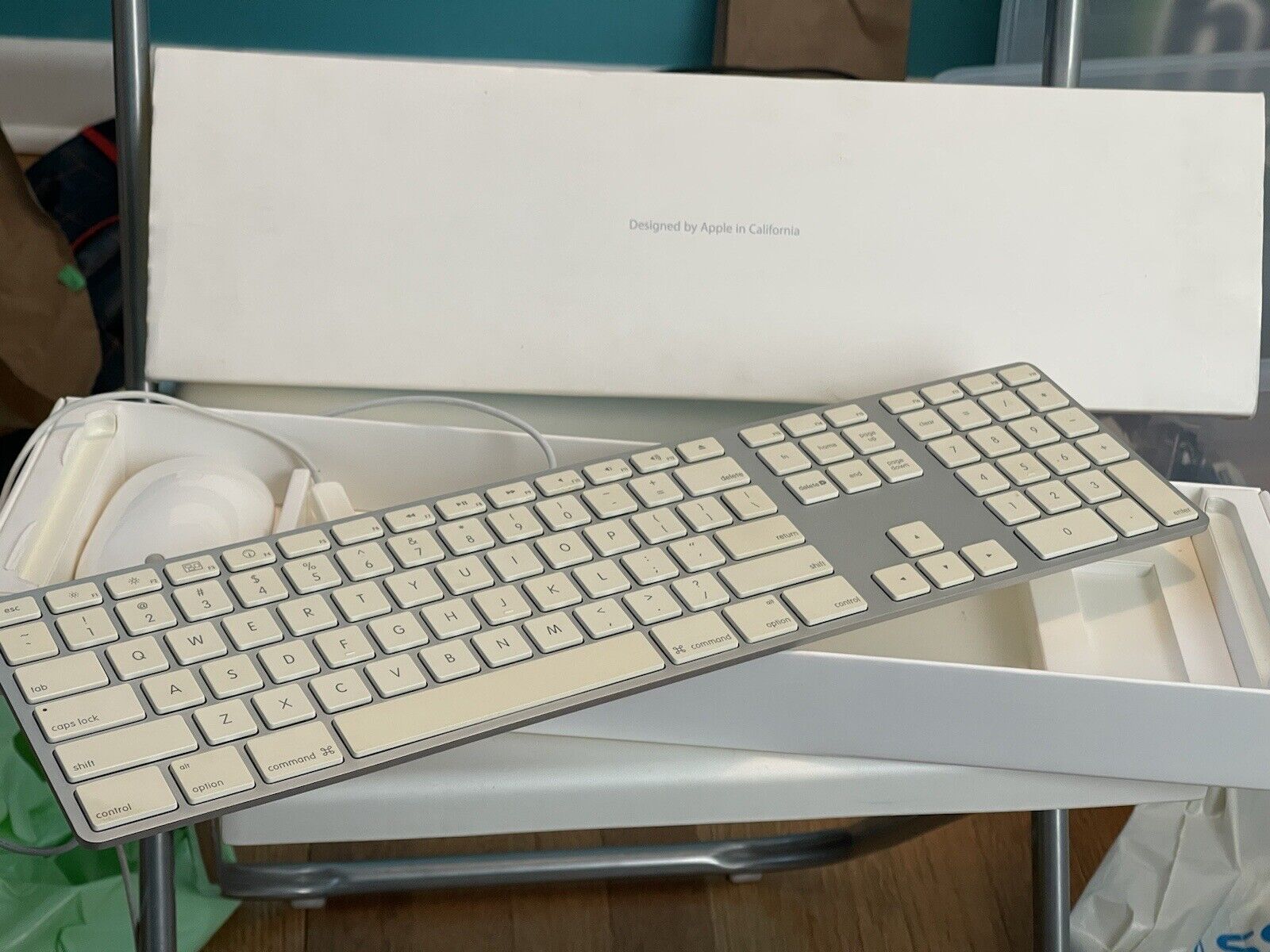 Vintage  07 Apple USB wired Keyboard, wired mouse, - White  (27)