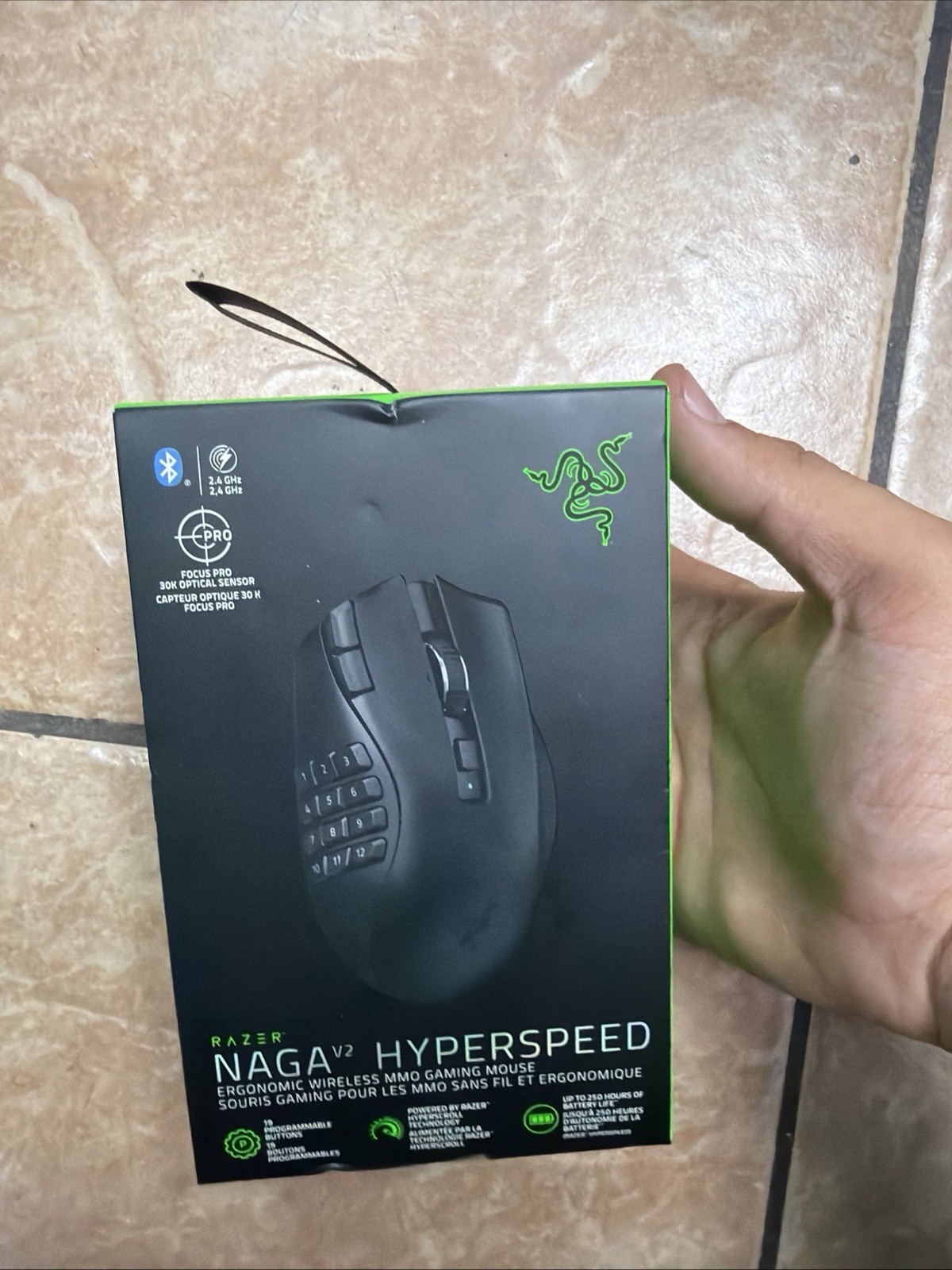 Razer Naga V2 HyperSpeed Wireless MMO Gaming Mouse: Ergonomic Design 19 Buttons