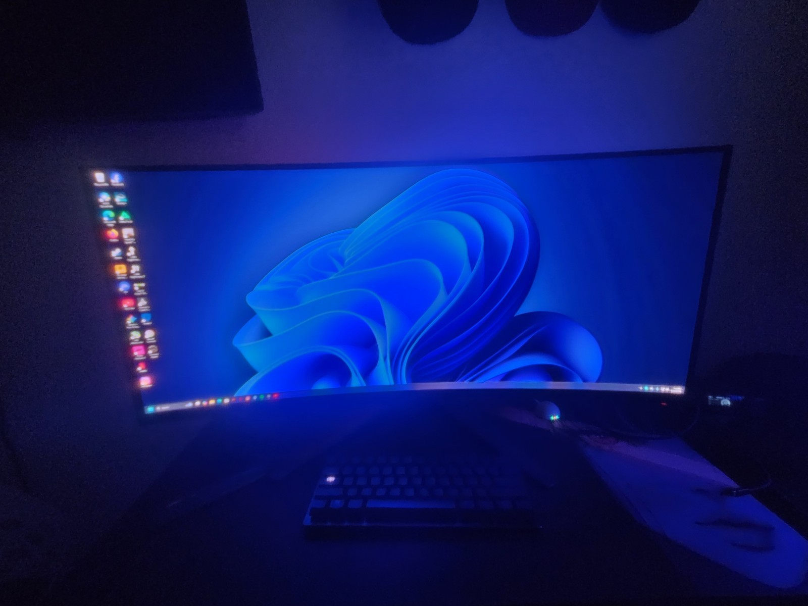 Alienware AW3423DWF 34in Curved Ultrawide QD-OLED 3440x1440 165Hz Gaming Monitor