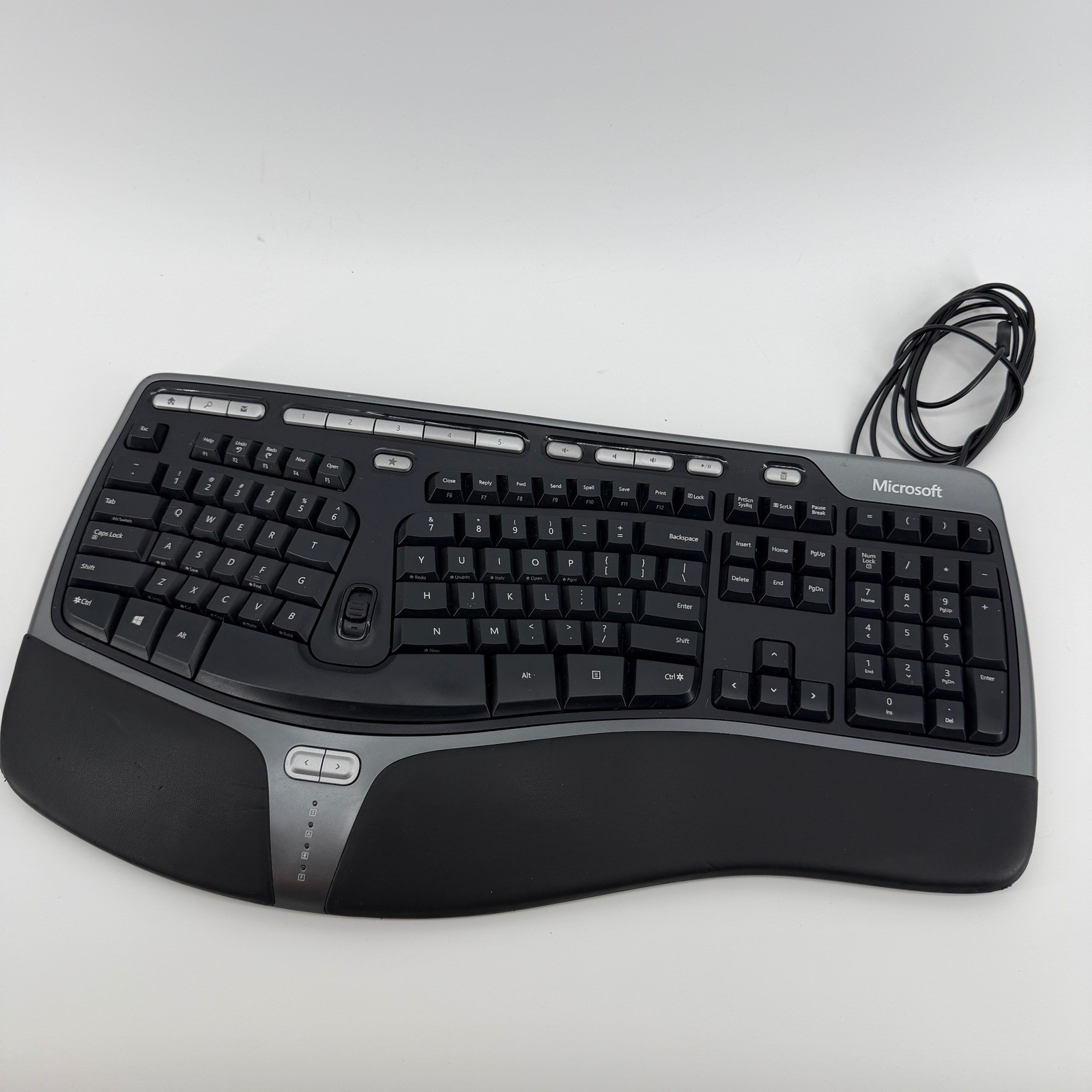 Microsoft Natural Ergonomic Keyboard 4000 v1.0 Model 1048 Wired USB Black