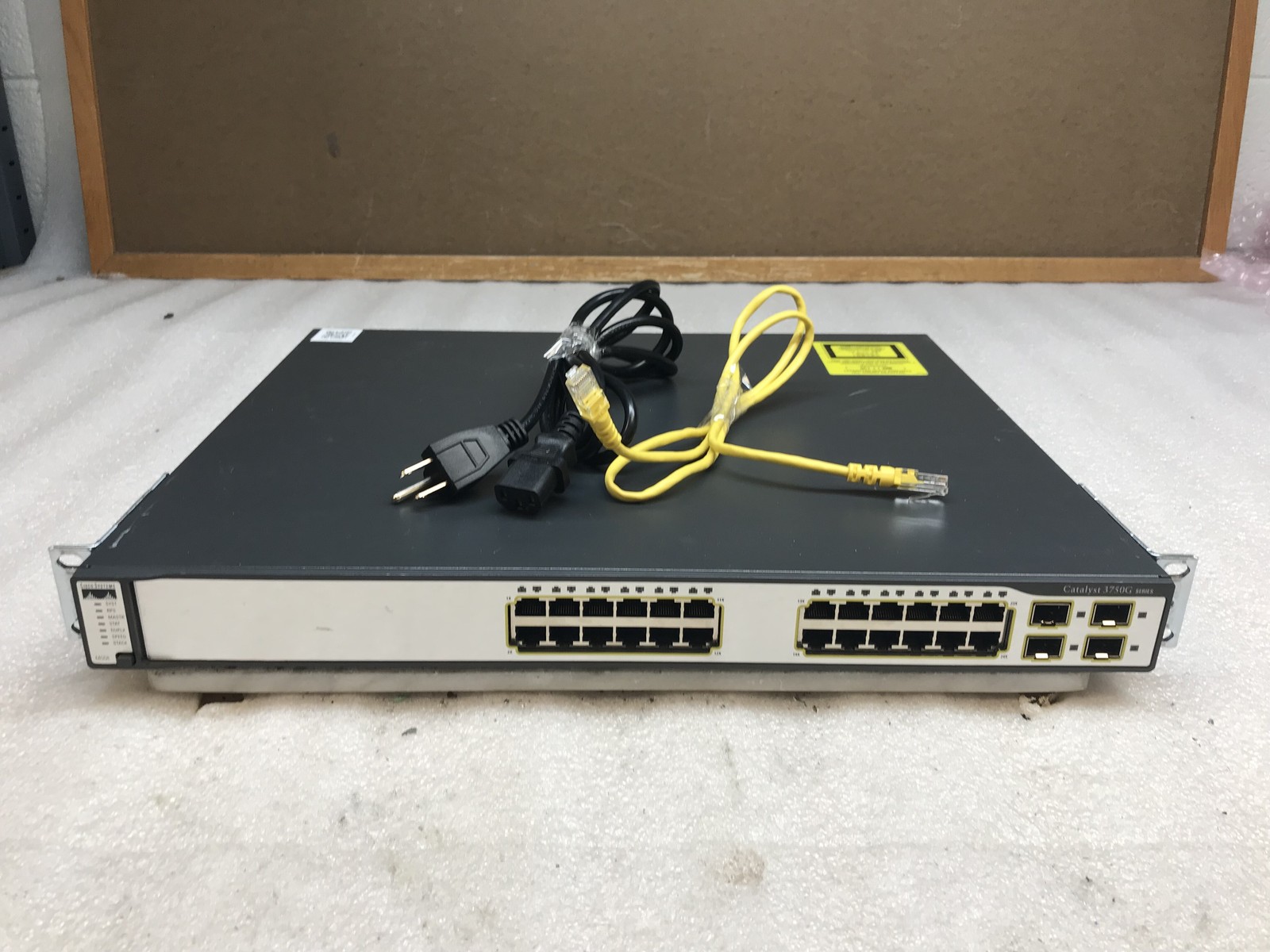 Cisco WS-C3750G-24TS-1U Catalyst 3750G 24-Port Gigabit Switch
