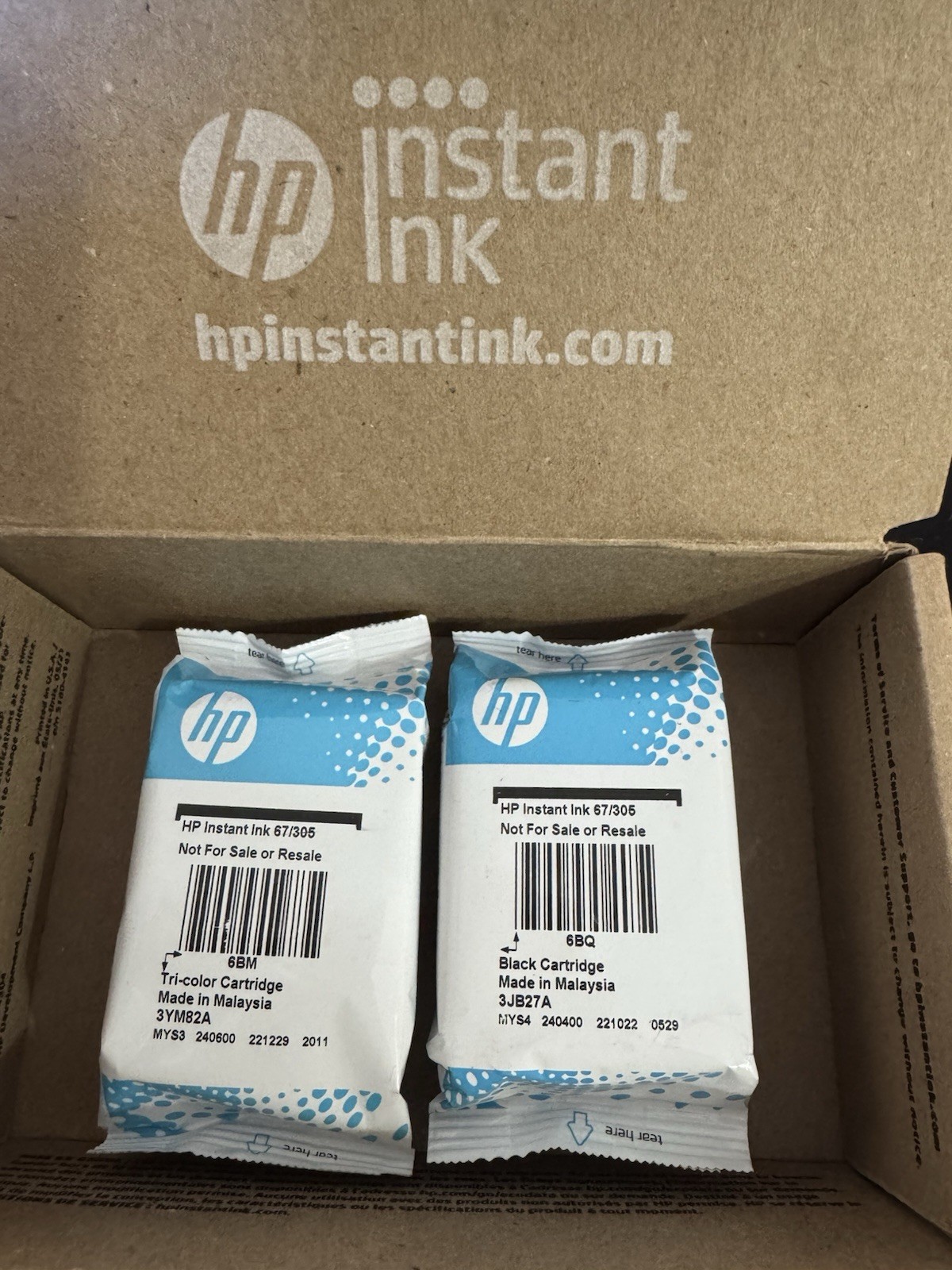2 HP 67/305 Tri-Color & Black Ink Cartridges 