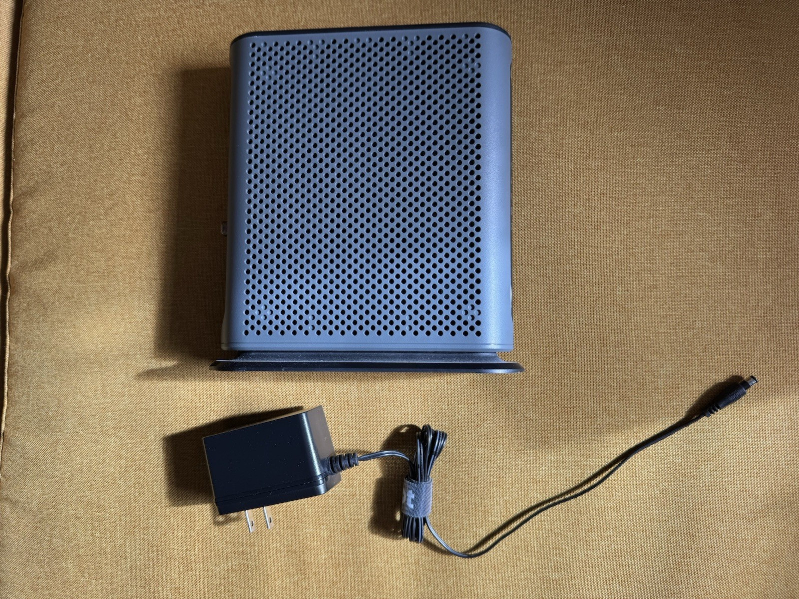 Motorola MB8600 DOCSIS 3.1 Cable Modem Black  Excellent Condition MB8600-10