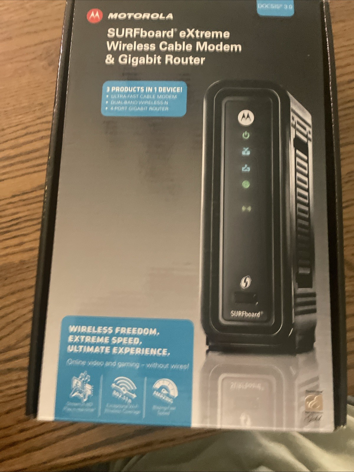 Never Used Motorola Surfboard Extreme Wireless Cable Modem Router
