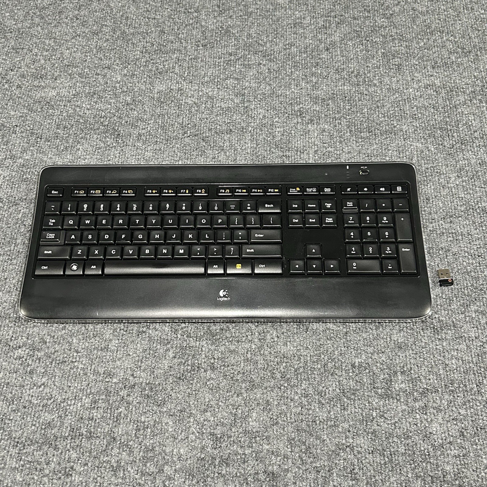 Logitech K800 Wireless Keyboard w/ USB Receiver - Functional Backlight - Tested