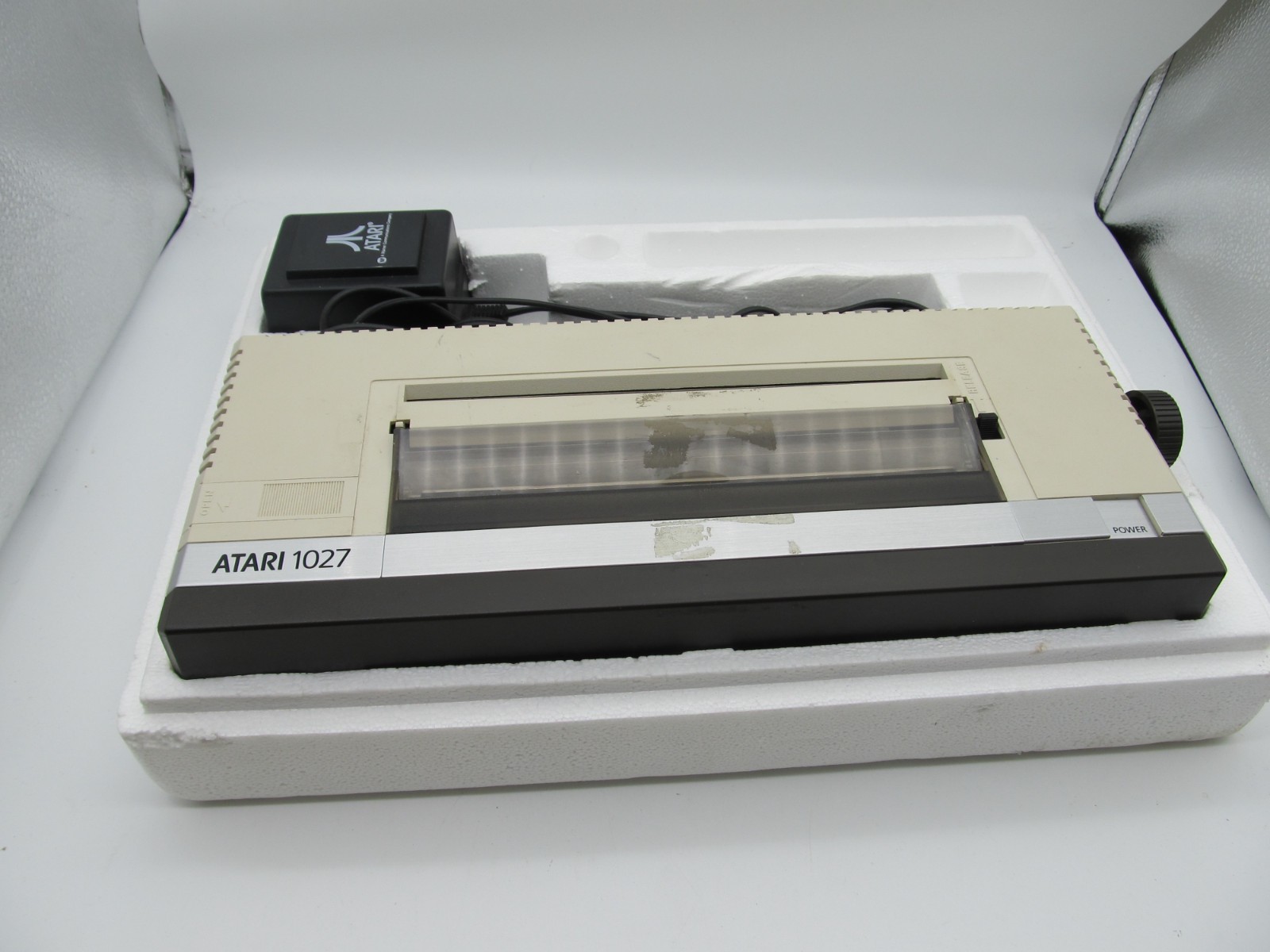 Atari 1027 Printer  Powers On  - Print drum is gone