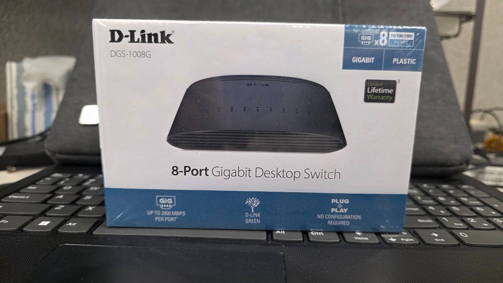D-Link  DGS (DGS-1008G) 8-Ports External Ethernet Switch - New - 
